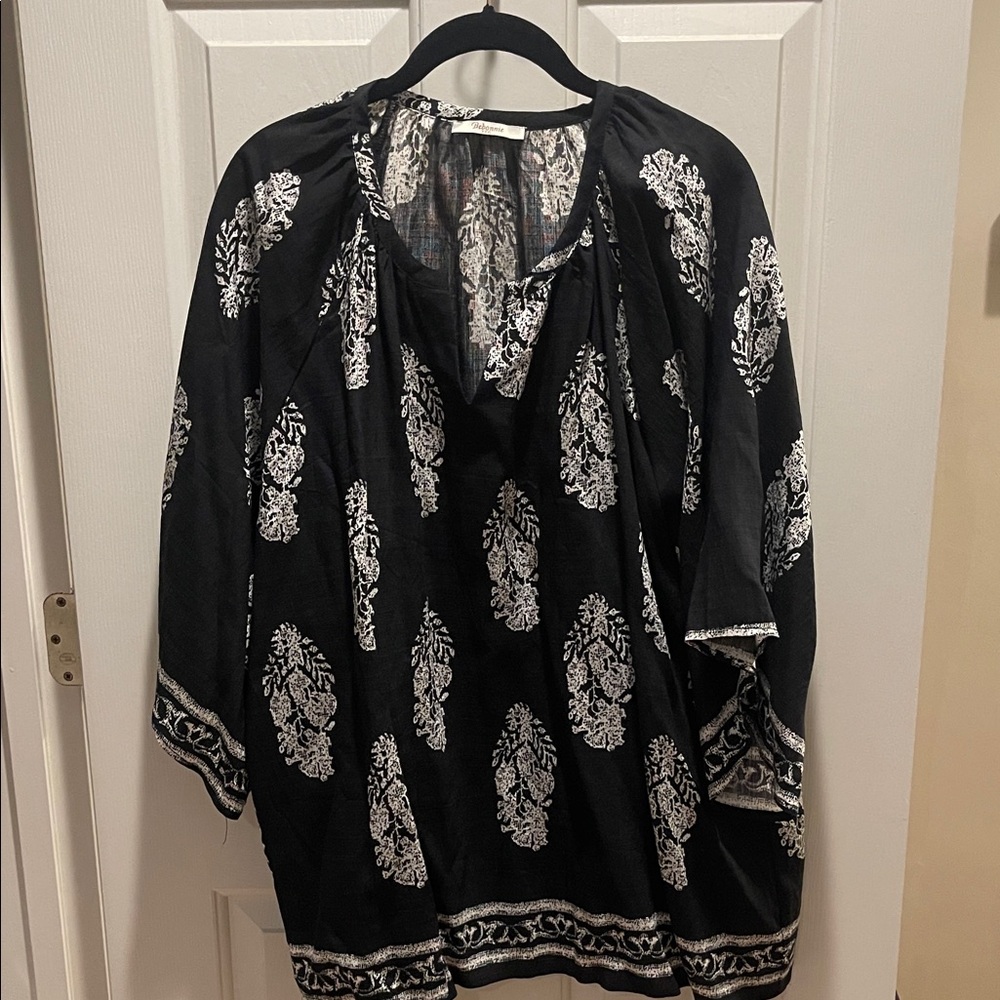 Pilcro Black and White Patterned Blouse